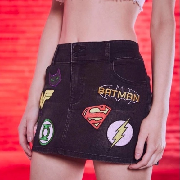 NWT DC Ultimate Fan Denim Skirt - Picture 2 of 4